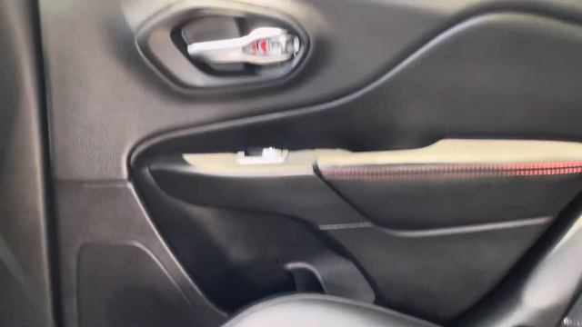 2018 Jeep Cherokee Trailhawk V003164 смотреть онлайн