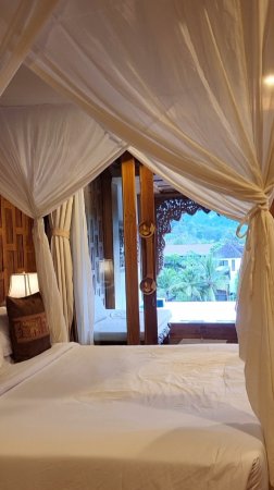 Номер с бассейном. Отель Santhiya Tree Koh Chang Resort. Таиланд.