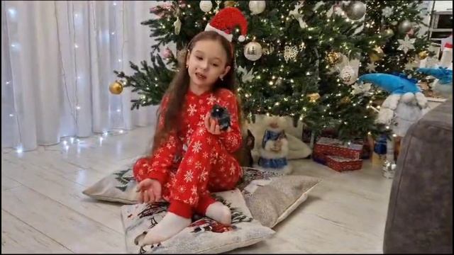 "Что творится у кормушки" Читает Мищихина Ярослава. смотреть онлайн