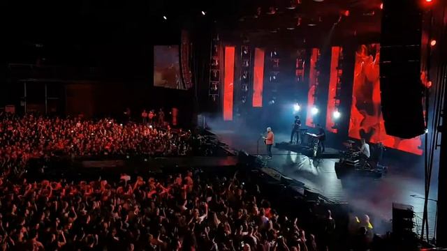 Tom Walker - Leave a Light On / ONE FM Star Night 18.05.2018 смотреть онлайн