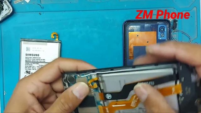 Samsung A10 Battery Replacement || Battery Replacement Kaise Change Kare смотреть онлайн