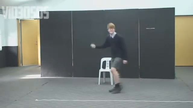 Чувака наказал стул смотреть онлайн