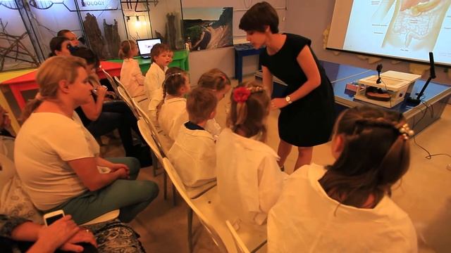 #СкелетыВДетскомШкафу Vlog 12 Лаборатория биологии смотреть онлайн