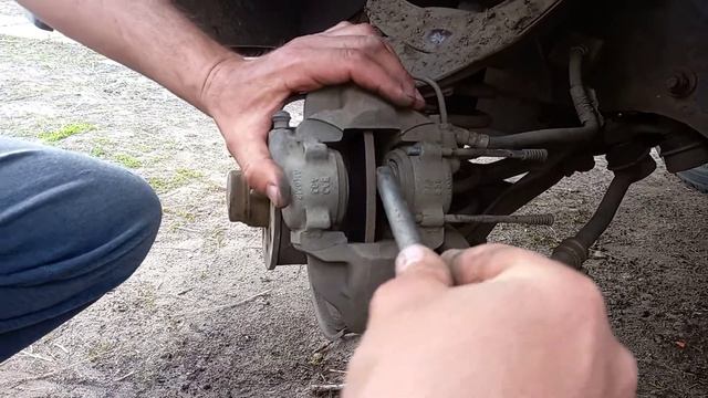 Ваз класика. Одна из причин удара при торможении и увода машини в сторону. смотреть онлайн