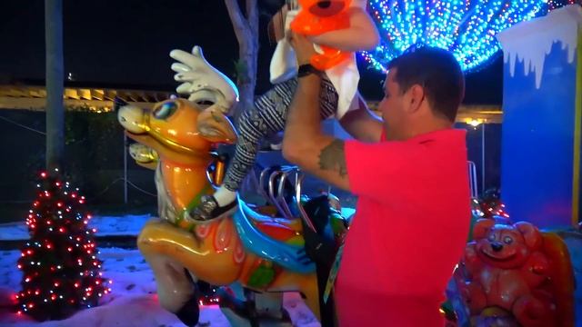 Влог в парке Санта Клауса_ катаемся на аттракционах и пишем письмо Деду Морозу смотреть онлайн