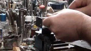 Кормушка пружинка 1