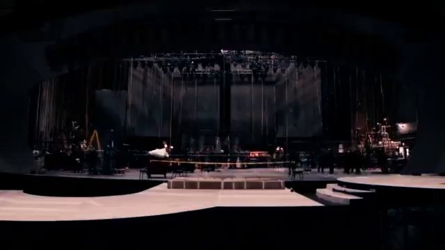 Swarovski JLo Sneak Peak v3 SD смотреть онлайн