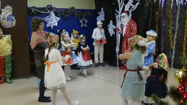 Волшебные очки + Матрёшки + Петрушки смотреть онлайн