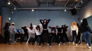 EVERGLOW - PIRATE dance practice mirrored