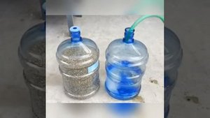 Простейшая кормушка и поилка для птиц из обычных 19 литровых бутылей