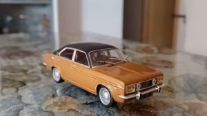 Chrysler 180. 1:43, aparece en la peli Perros Callejeros 2.(2)