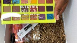 UNBOXING New e.l.f. Electric Mood x Tiana Major9 Collection #elfcosmetics #elfmakeup