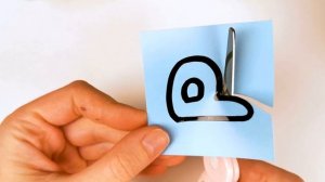 Учим алфавит. Вырезаем буквы из бумаги.