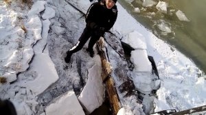 Виктор ломает лёд, опять