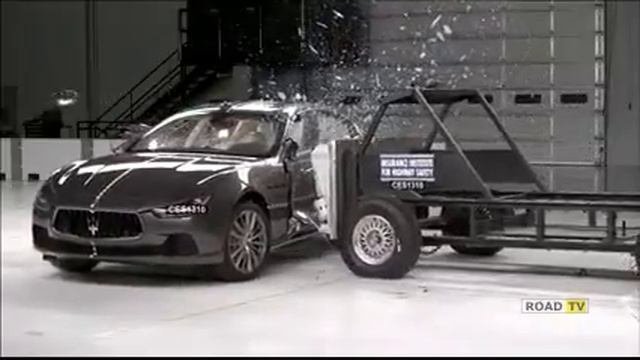 2014 Maserati Ghibli Side IIHS Crash Test