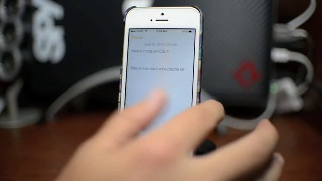 iOS 7 Notes App On iPhone 5 смотреть онлайн