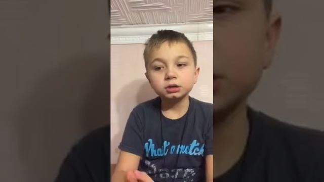 Страна читающая — Ярослав Пятицкий читает произведение «Мартышка и очки» И. А. Крылова смотреть онлайн