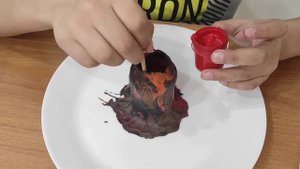 Делаем опыт с вулканом в домашних условиях.