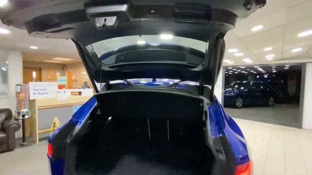 Jaguar F-PACE 2.0d Portfolio Walkaround смотреть онлайн