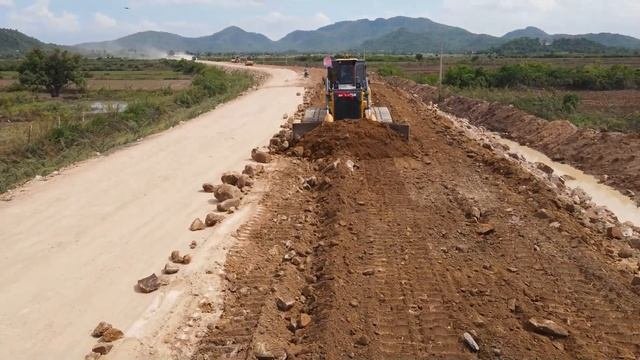 Строительство, обзорная по объектам, дороги, засыпки