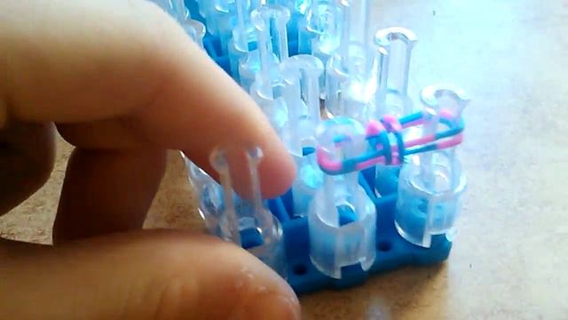 Рыбий хвост//Поля Плетение из резиночек смотреть онлайн