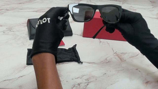 Valentino Sunglasses Model-VA4066 Color-5001/87 Black/Smoke Lenses смотреть онлайн