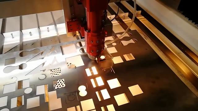 Станок для лазерной резки CO2 мощностью 180 Вт со стеклянной трубкой Yongli смотреть онлайн