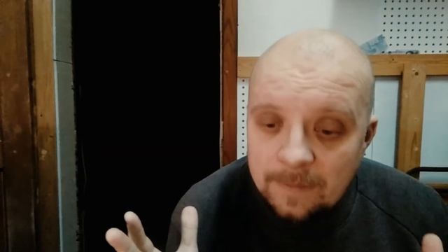 Дмитрий Ковалёв корректирует сведение вокала