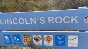 Tour to Blue Mountain | Lincoln's Rocks | Three Sister Mountain Sydney Australia.