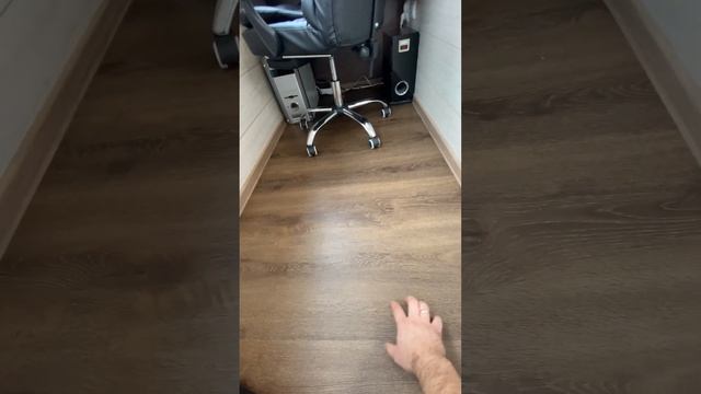 Кабинет на балконе! Отделка лоджии ламинатом, дополнительное место хранения! Красивая мебель!