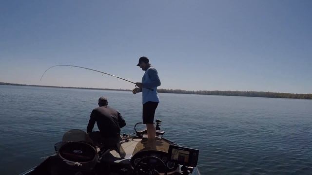 Jerkbaits For Spring Time Pike смотреть онлайн