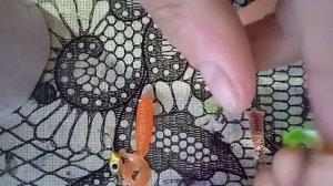 как насадить приманку на мормышку
