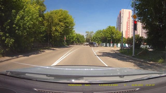 #ПДД. г. Иркутск, проезд на красный, 26.06.2022 смотреть онлайн