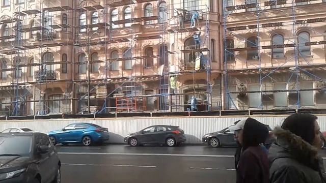 Дом Бака. апрель 2019. Ставят леса. Вопросов уже больше чем в 2018. Не похоже качественных работ