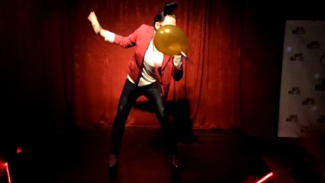 Ёлка (Рассел в образе певицы Ёлки) смотреть онлайн