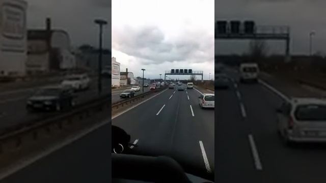 Поездка на автобусе до Берлина смотреть онлайн