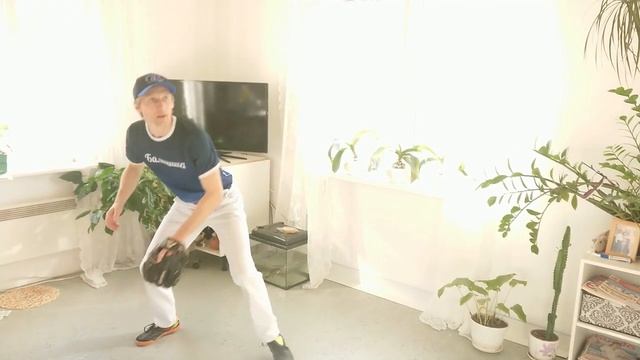 6. Ловля с одним отскоком от пола мяча, падающего вертикально вниз от стены смотреть онлайн