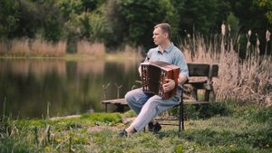 «За лесом солнце просияло» исп. Михаил Короткий