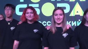 Вертикальные дым машины с RGB подсветкой. Цветной дым на сцене - альтернатива криопушкам