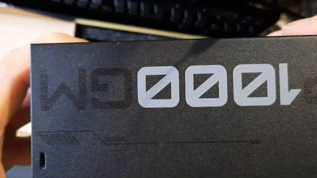 GIGABYTE P1000GM Разпакування Unpacking смотреть онлайн