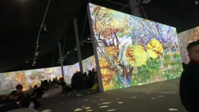 В музее Ван Гога смотреть онлайн