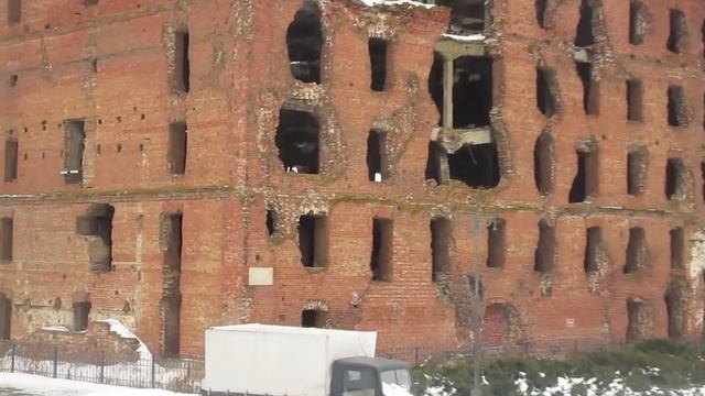 ДОМ ПАВЛОВА. ЭКСКУРСИЯ ПО ВОЛГОГРАДУ. 2 из 4. смотреть онлайн