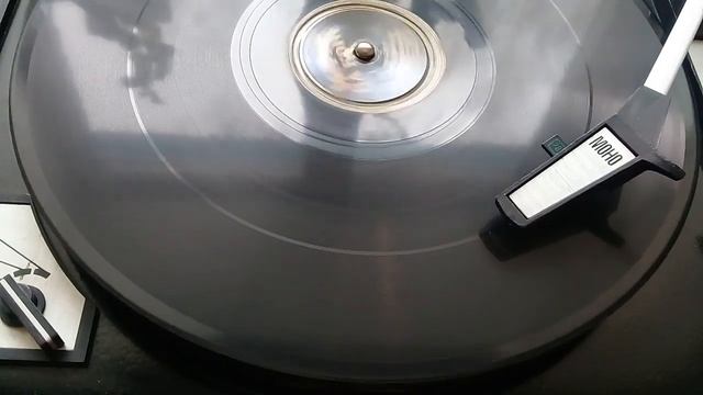 Моряк на коне - Михаил Курдин и Джаз-оркестр театра КБФ п/р. Н. Минх 1944 г 78 об/мин смотреть онлайн