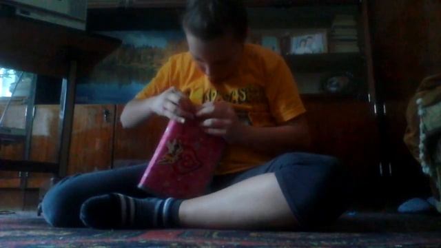 Что можно сделать с яблочком из резинок!!?? смотреть онлайн