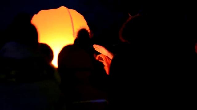 Последний день Запуск фонариков смотреть онлайн