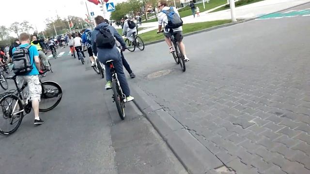 Открытие велосезона 2015 г. Минск :: старт колонны смотреть онлайн