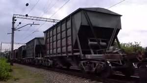 Электровозы ДЭ1-034 и ВЛ8 с грузовым поездом