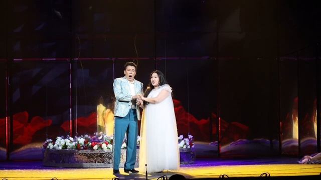 В ролике - солисты оперы Николай Попов (Водемон) и Екатерина Захарова (Иоланта) смотреть онлайн