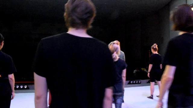 Международная школа Станиславского: театральный бой и 50 видов звука “Шшш” смотреть онлайн