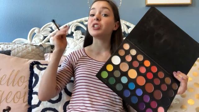 A Random Color Generator Chooses my Eyeshadow!